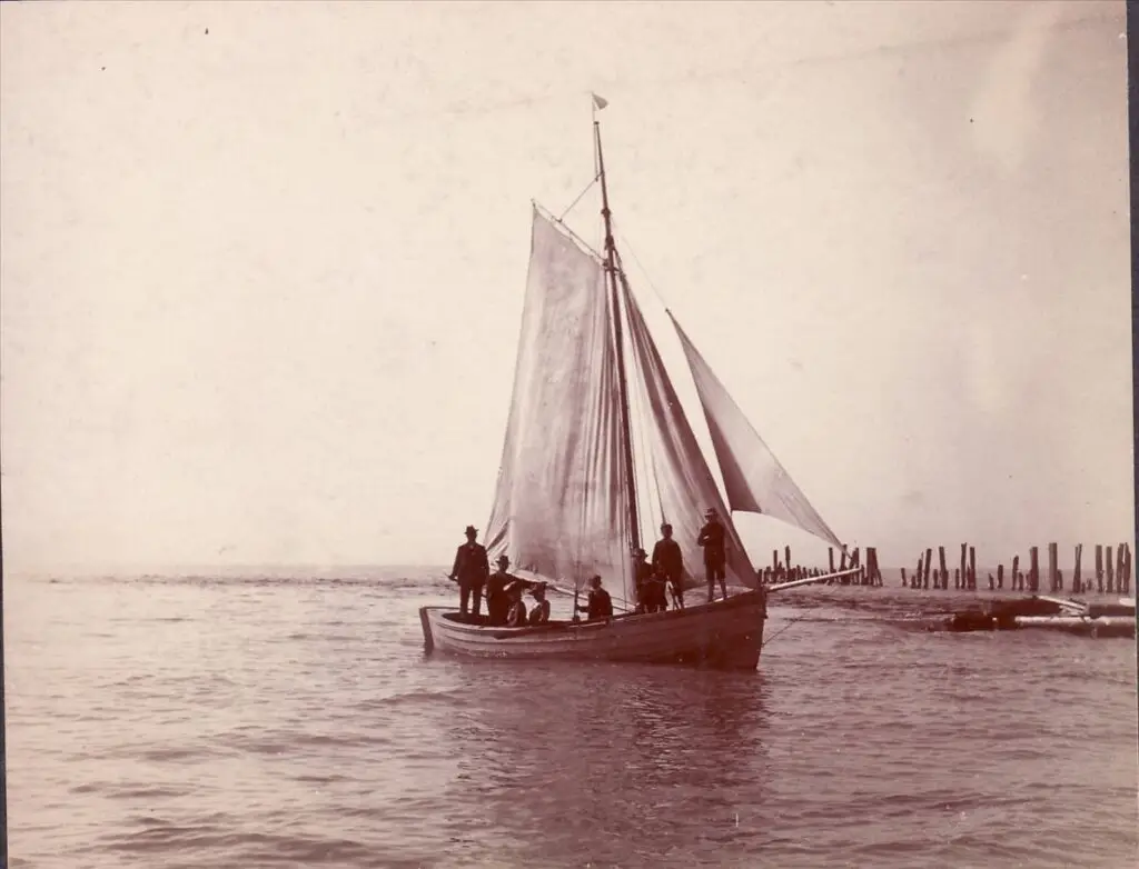Cutter rigged Mackinaw sailing